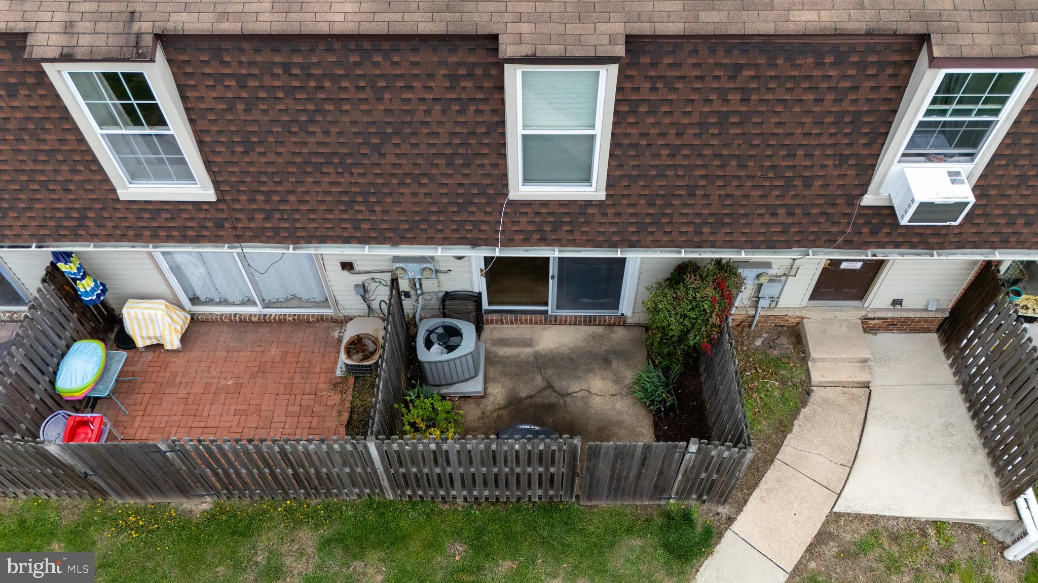 WILLIAMSBURG VIL - Residential