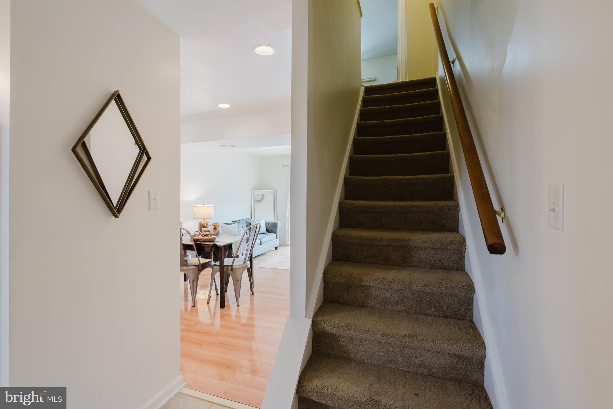 WILLIAMSBURG VIL - Residential