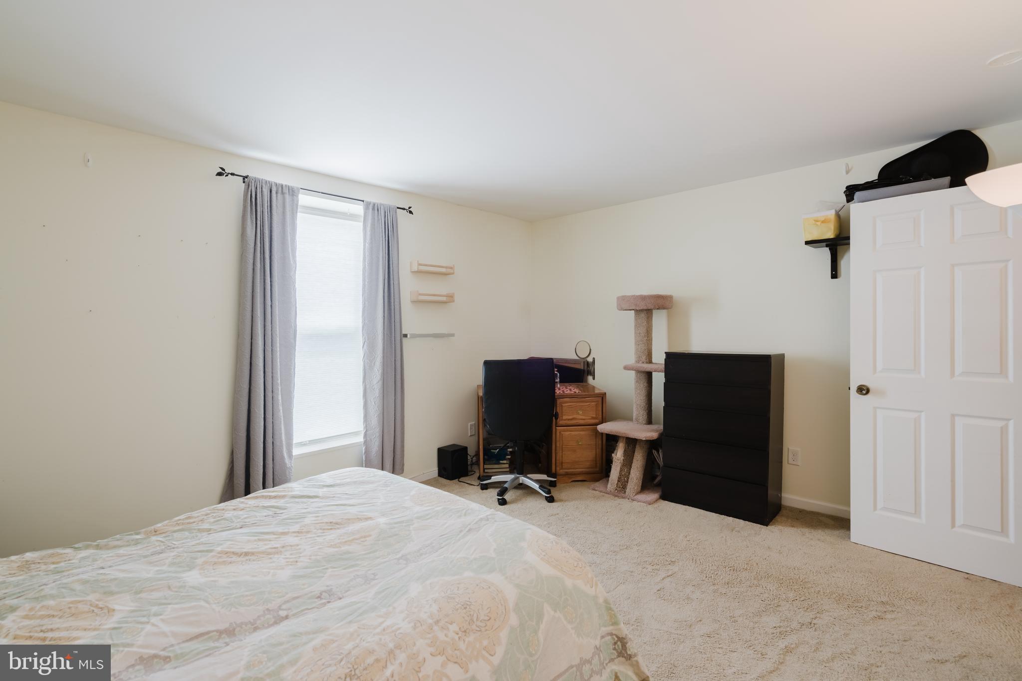 WILLIAMSBURG VIL - Residential