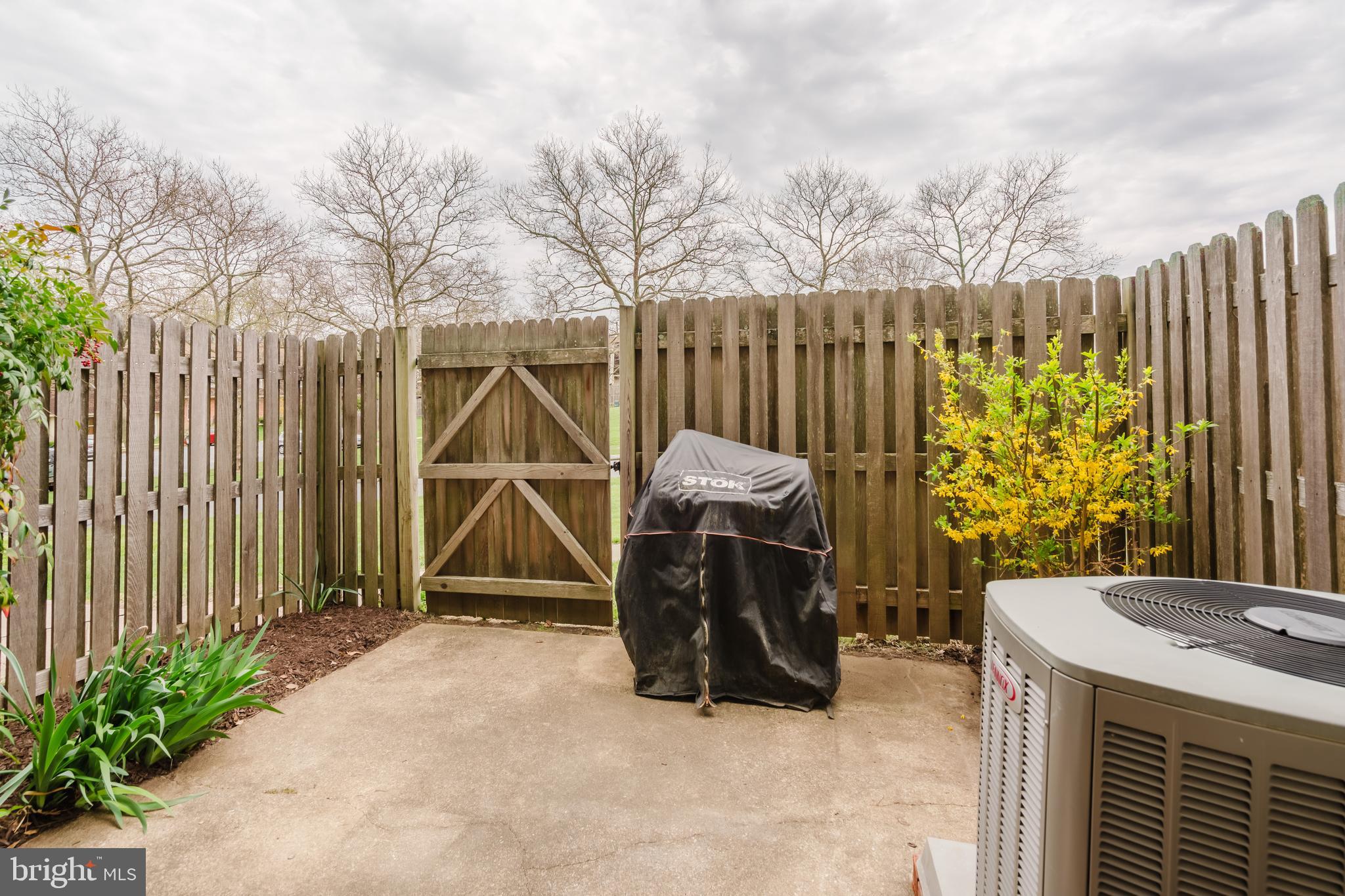 WILLIAMSBURG VIL - Residential