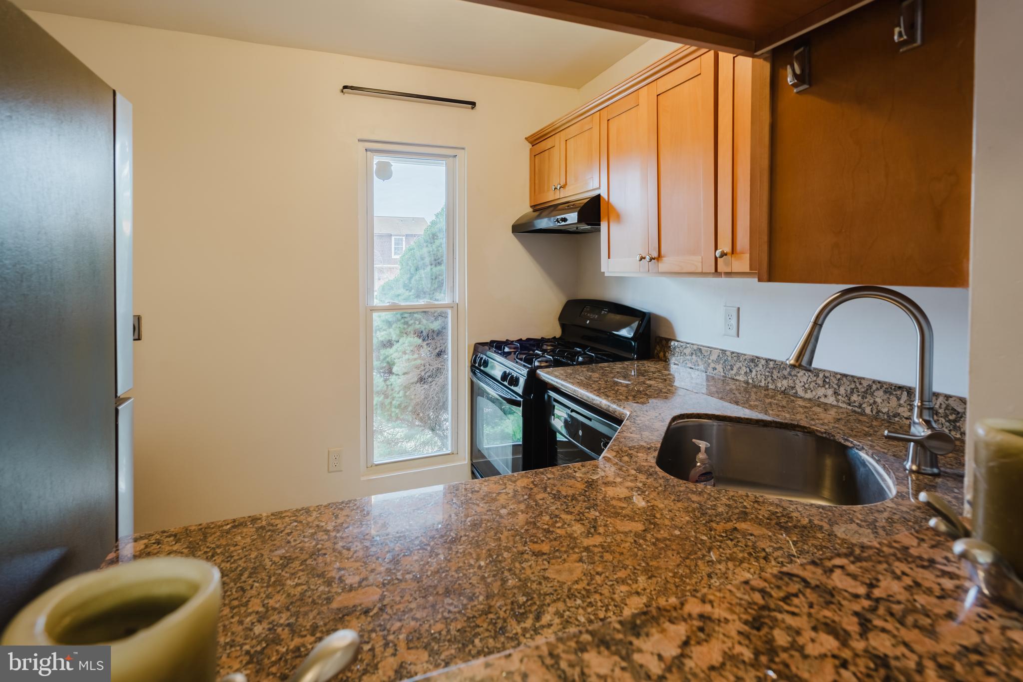 WILLIAMSBURG VIL - Residential