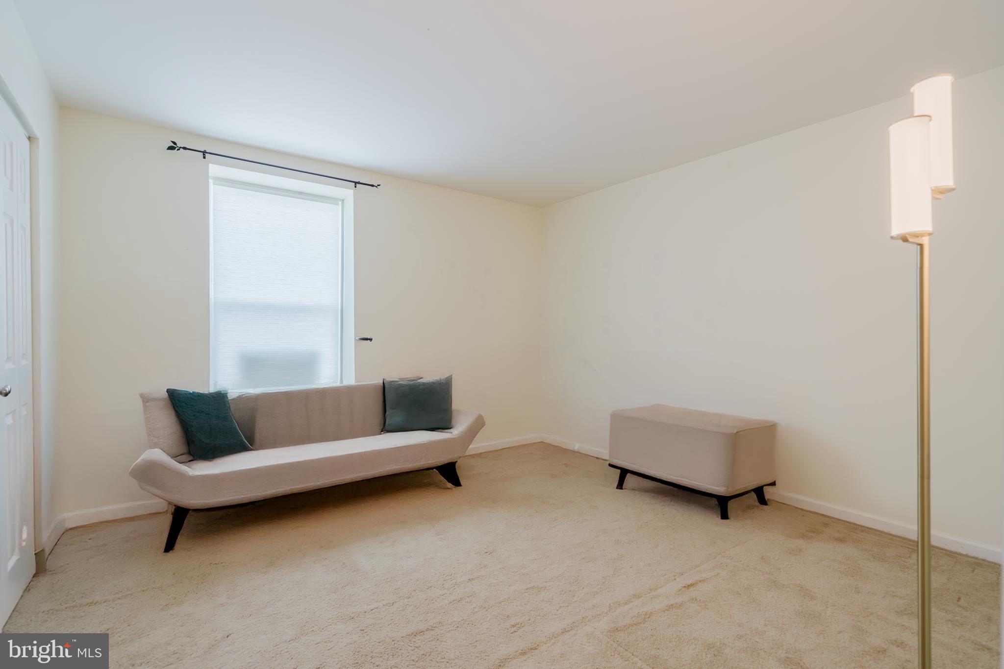 WILLIAMSBURG VIL - Residential