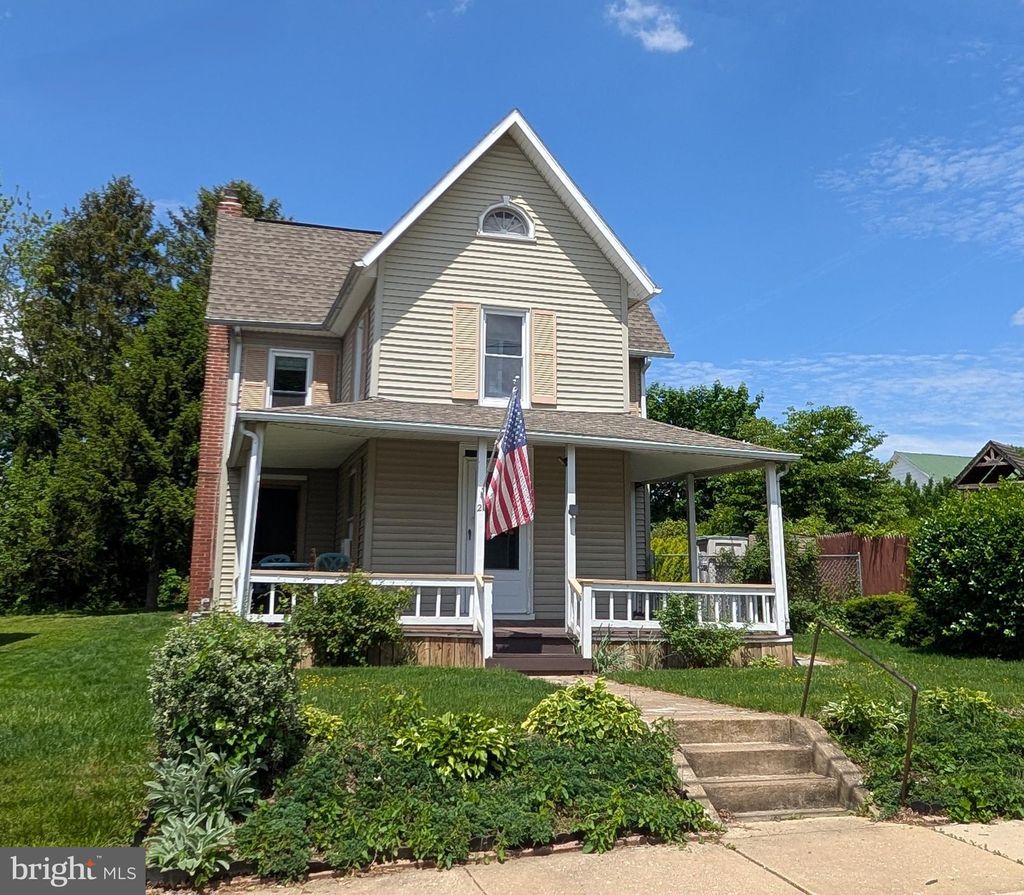 Photo of 21 W Maple Street #2ND FLOOR, WRIGHTSVILLE, PA 17368 (MLS # PAYK2094964)