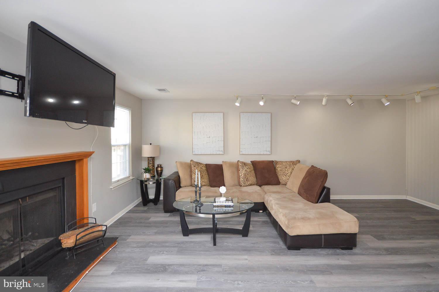 ARBORY CONDOS - Residential