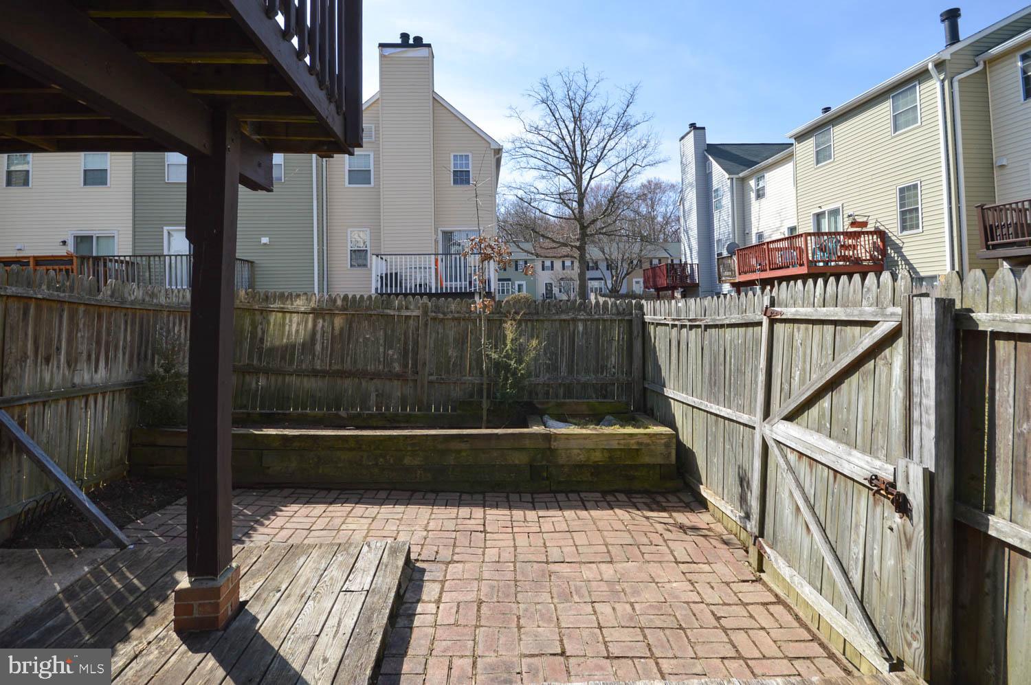 ARBORY CONDOS - Residential