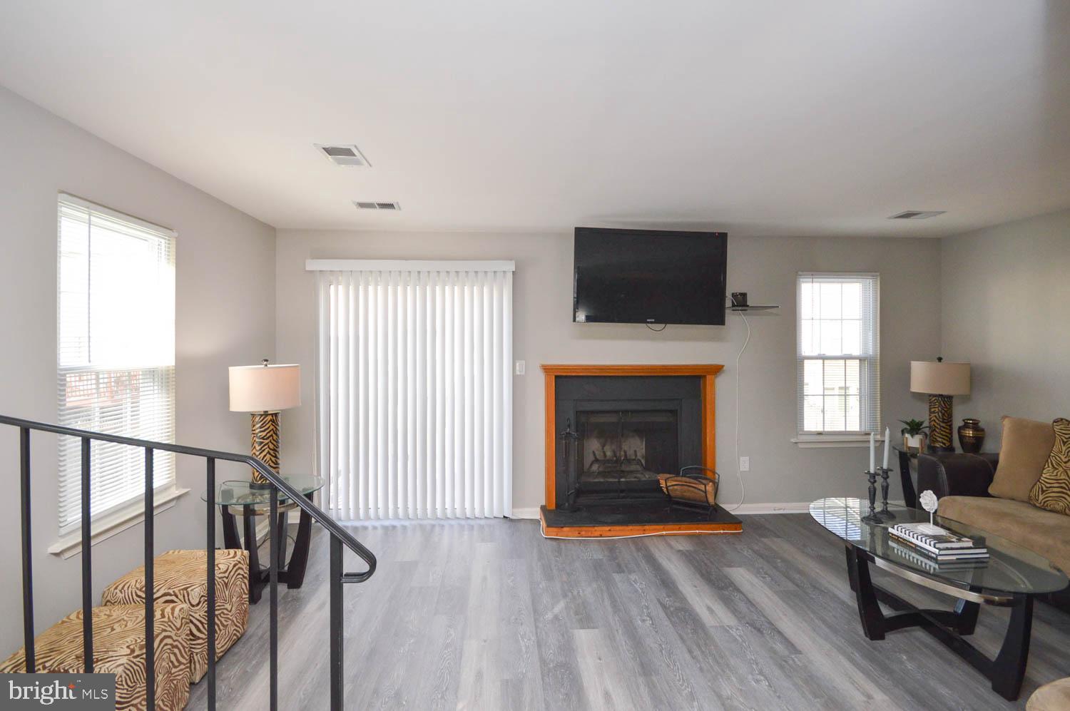 ARBORY CONDOS - Residential