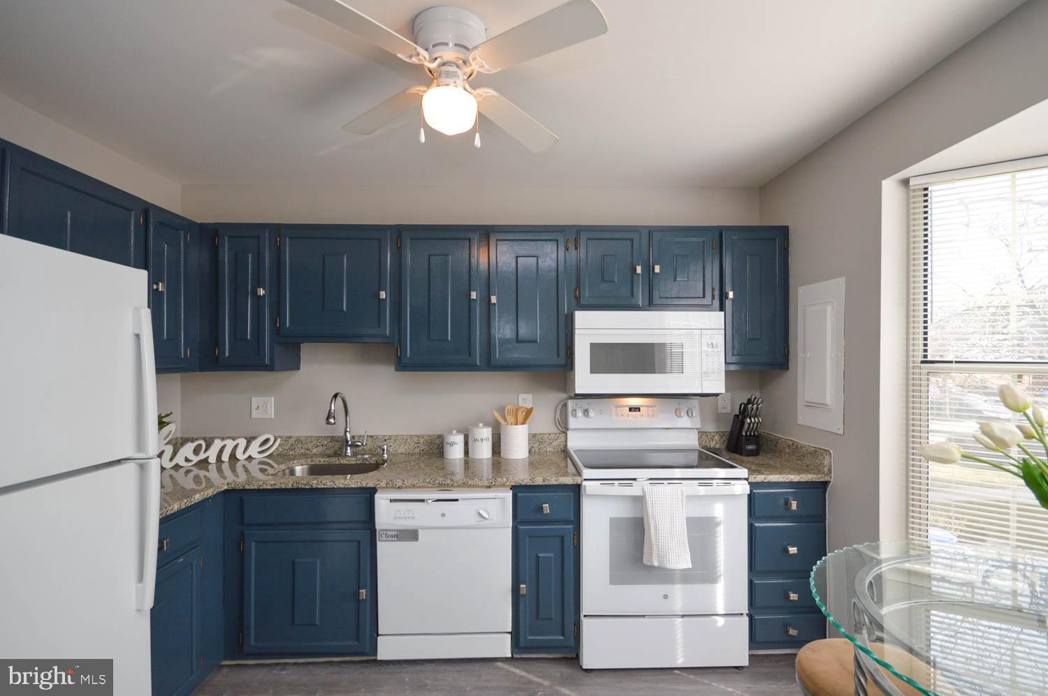 ARBORY CONDOS - Residential