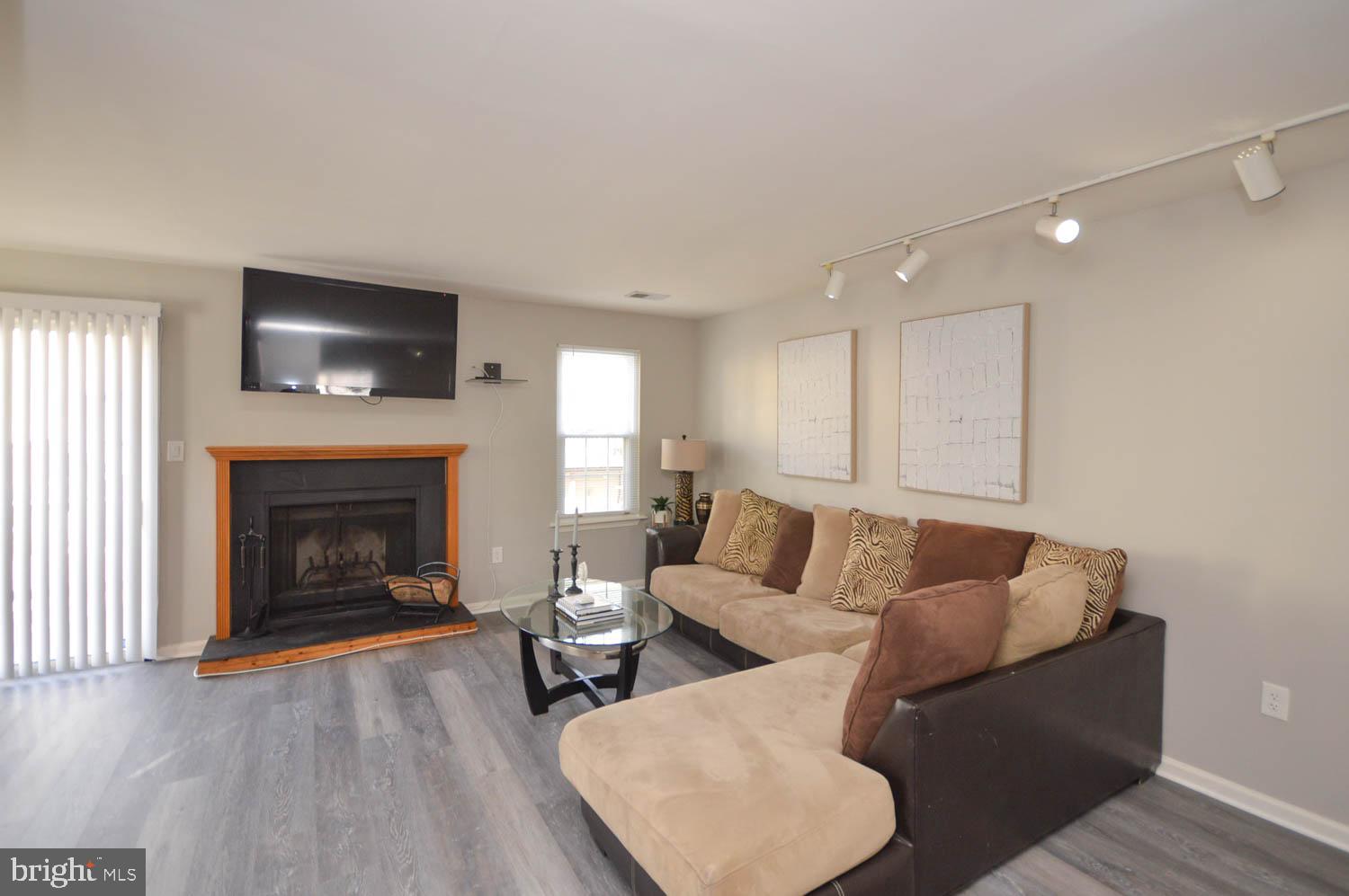 ARBORY CONDOS - Residential