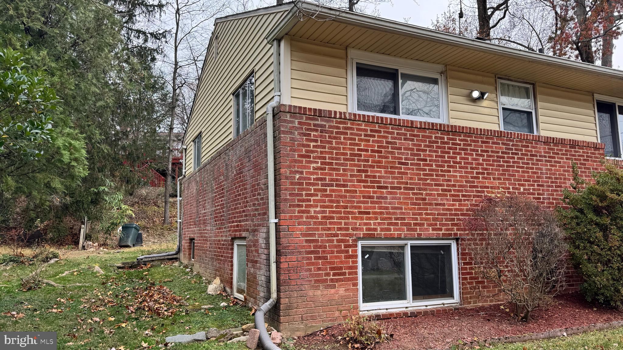 10705 LOCKRIDGE DRIVE