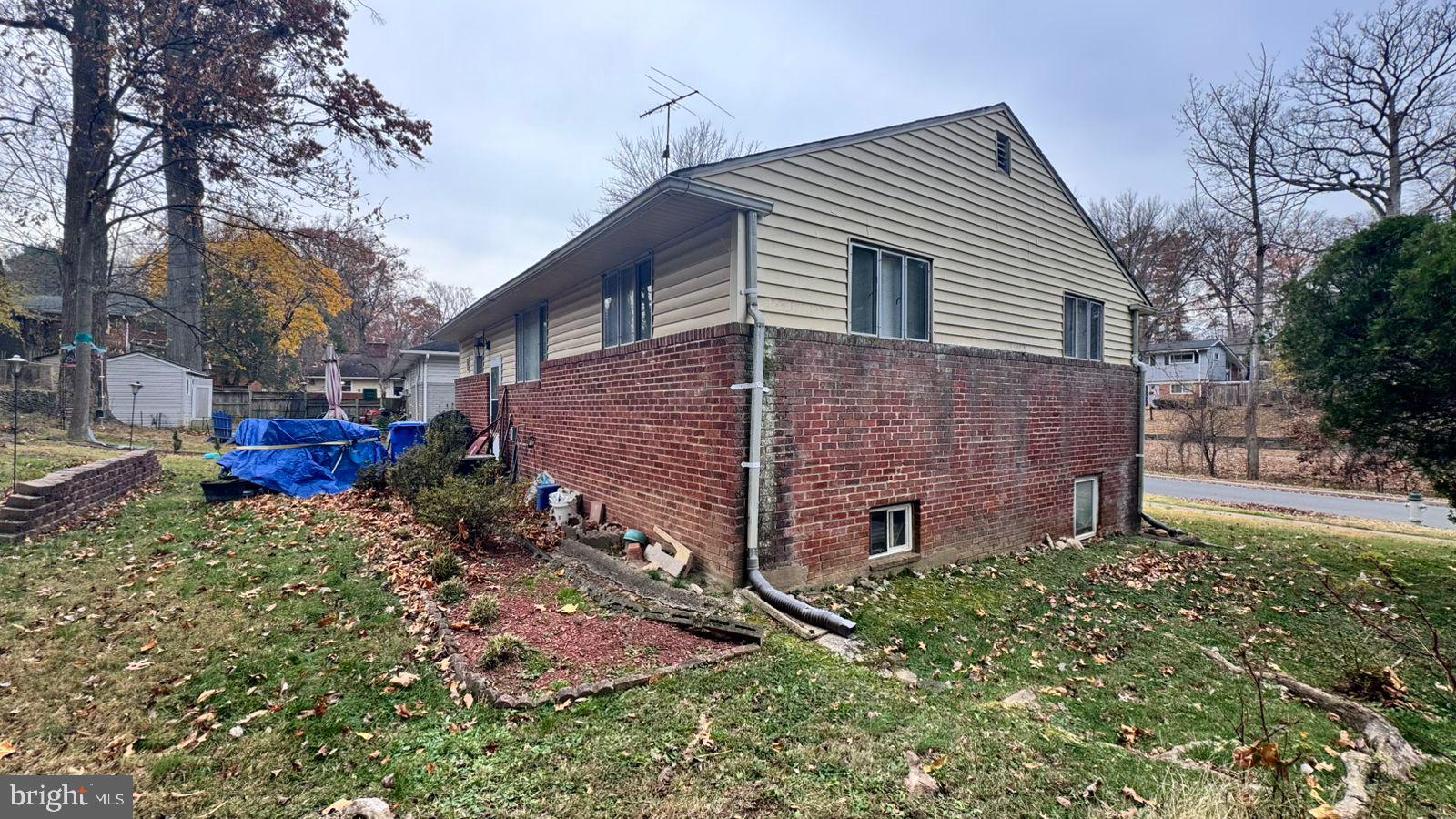 10705 LOCKRIDGE DRIVE