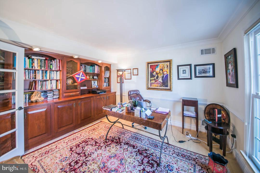 POTOMAC VILLAGE - Residential Lease