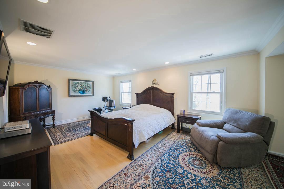 POTOMAC VILLAGE - Residential Lease