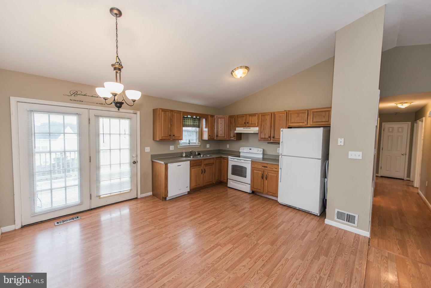 CLUBHOUSE MANOR - Residential