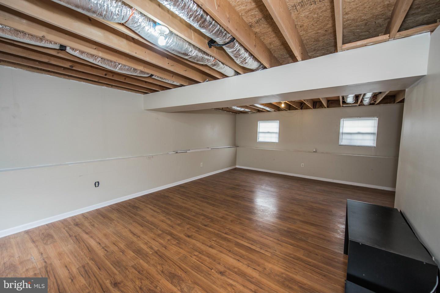 CLUBHOUSE MANOR - Residential