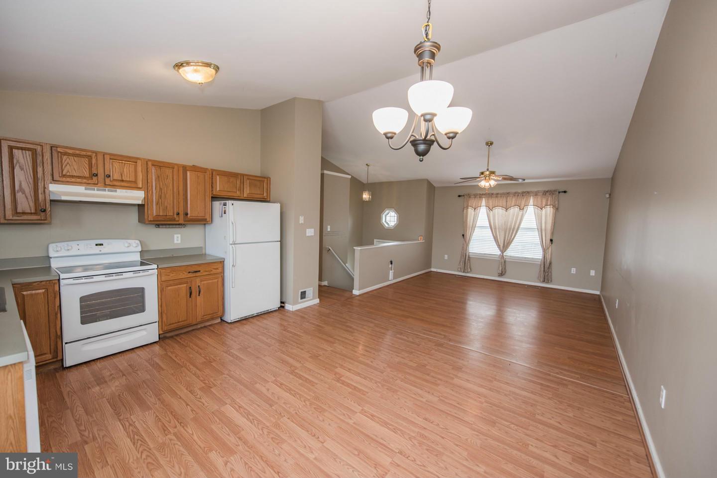 CLUBHOUSE MANOR - Residential