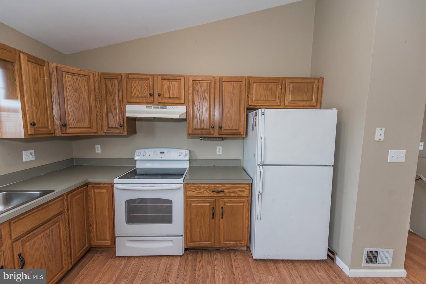 CLUBHOUSE MANOR - Residential