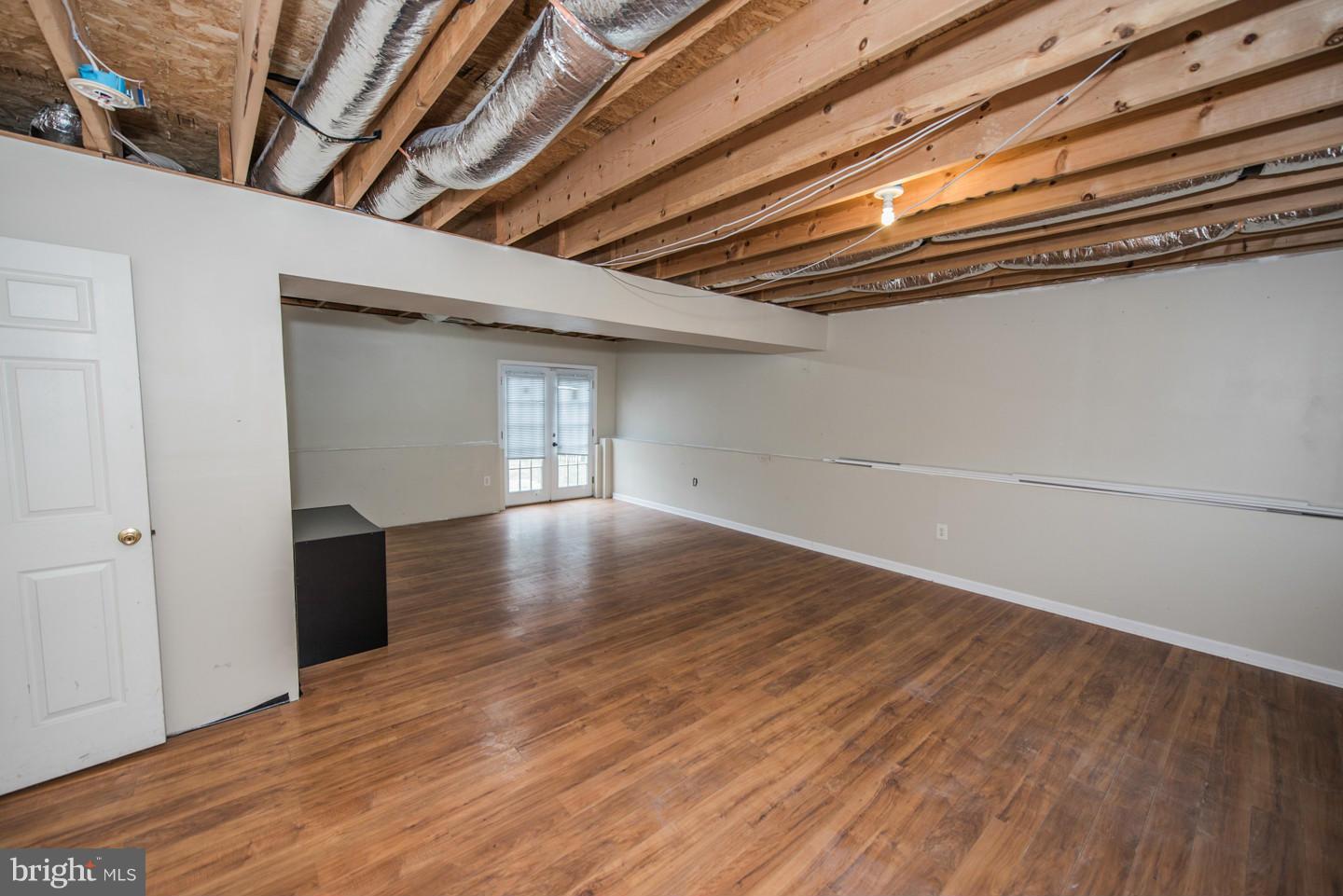 CLUBHOUSE MANOR - Residential