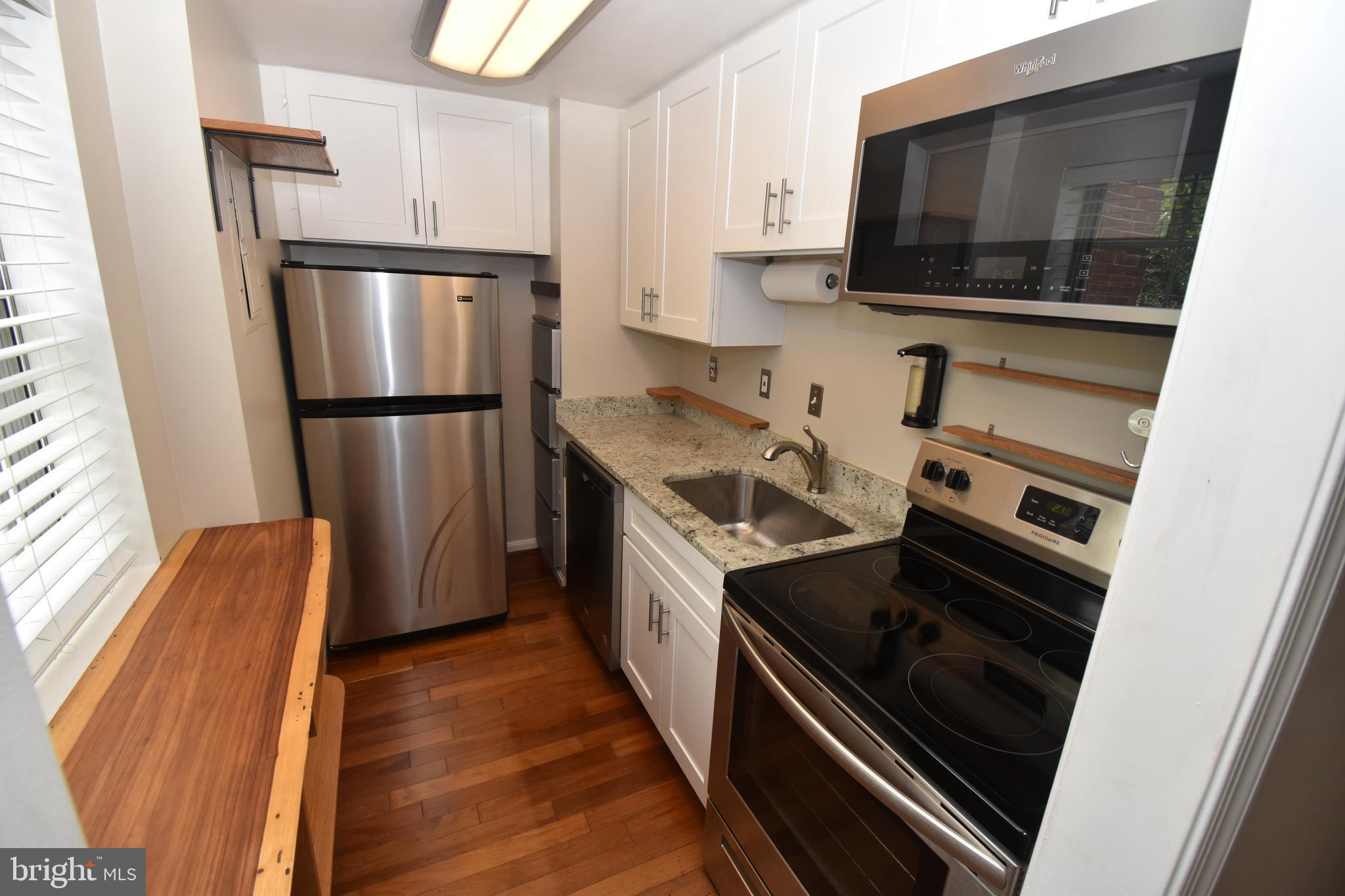 1816 QUEENS LANE 4-225