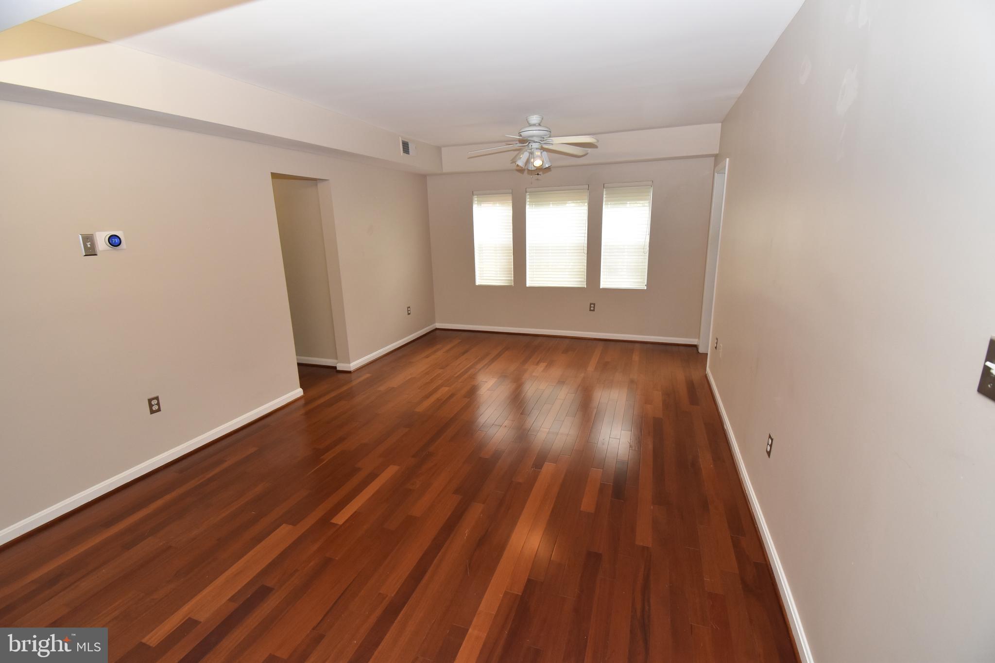 1816 QUEENS LANE 4-225