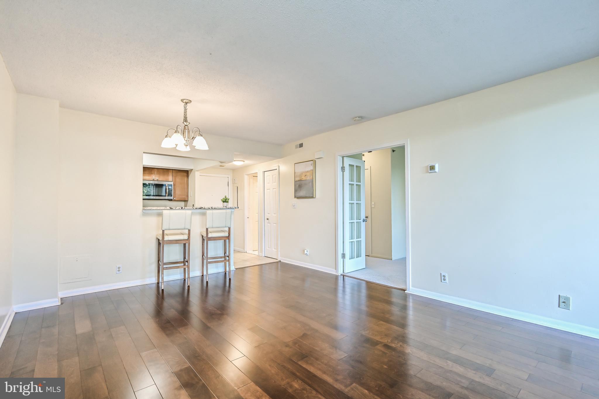 SKYLINE SQUARE CONDO - Residential