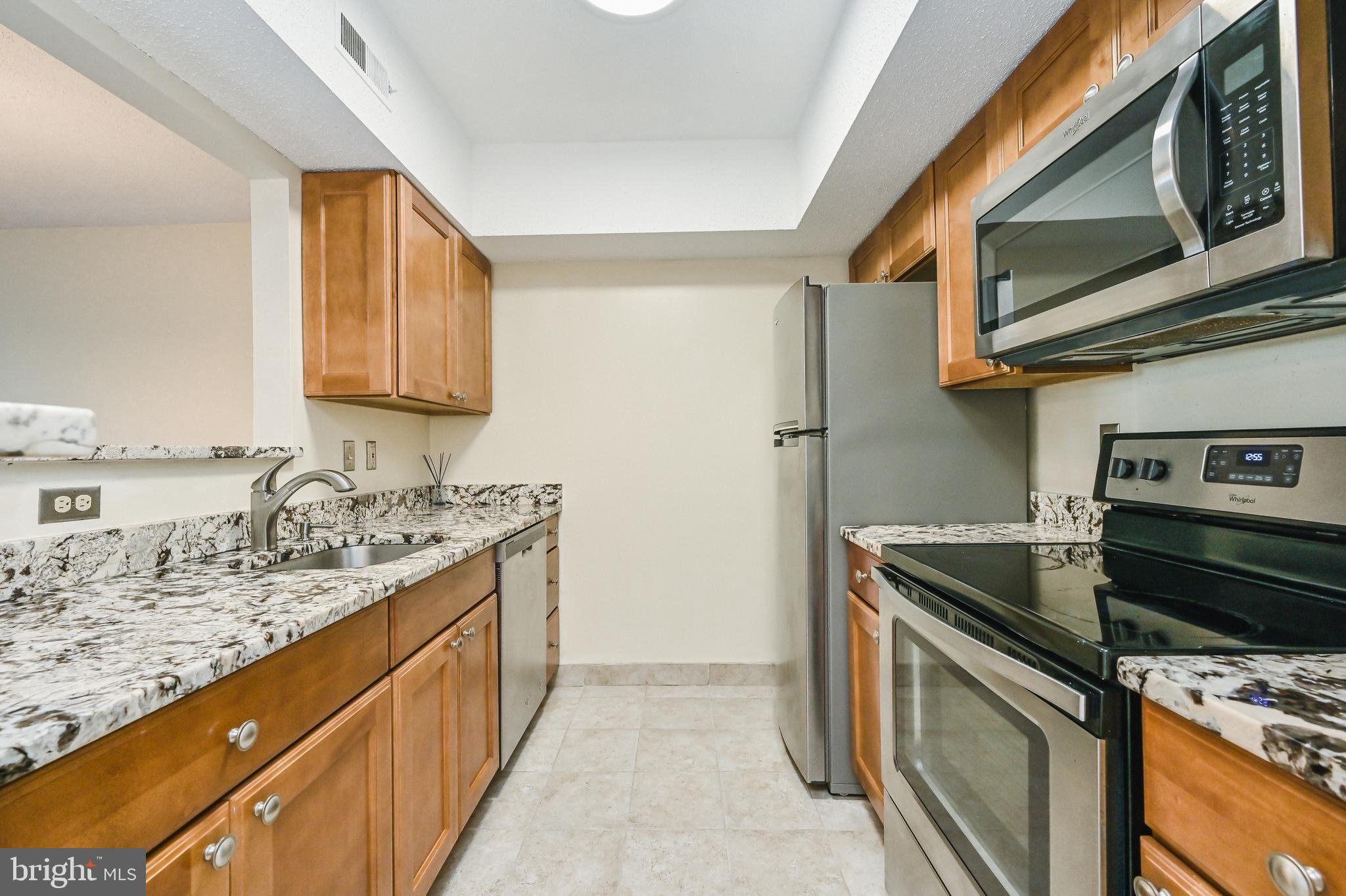 SKYLINE SQUARE CONDO - Residential