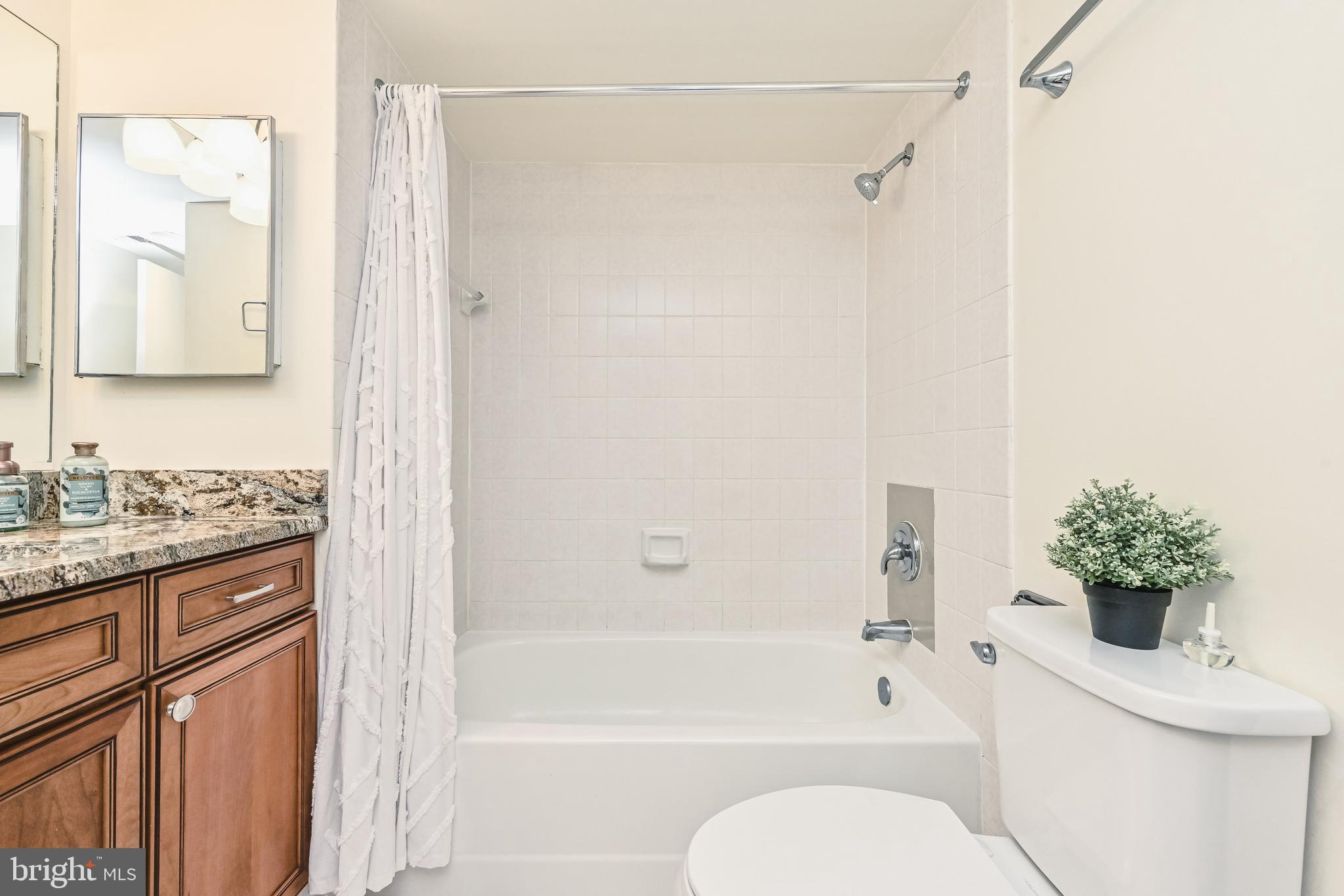 SKYLINE SQUARE CONDO - Residential