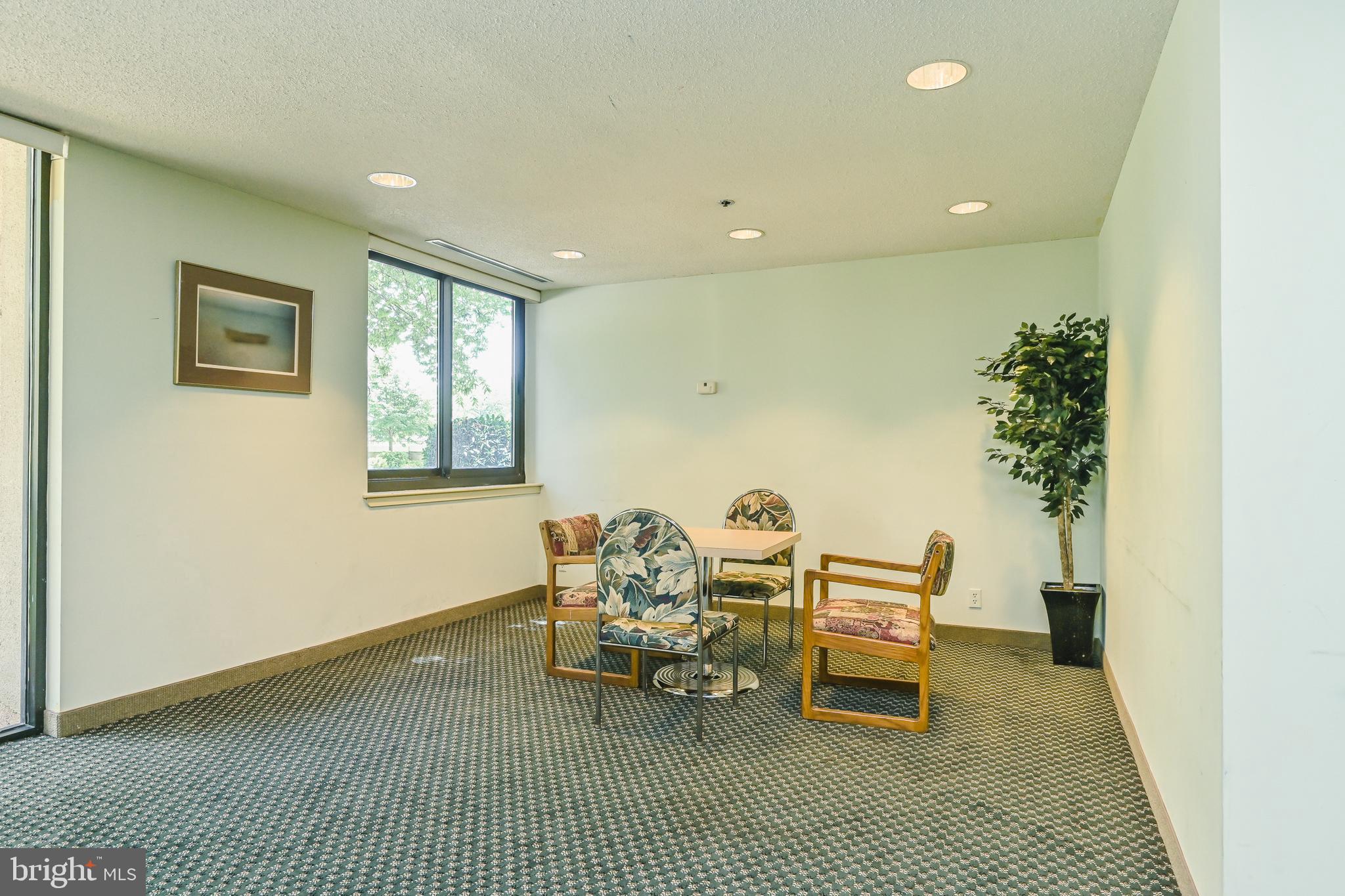 SKYLINE SQUARE CONDO - Residential