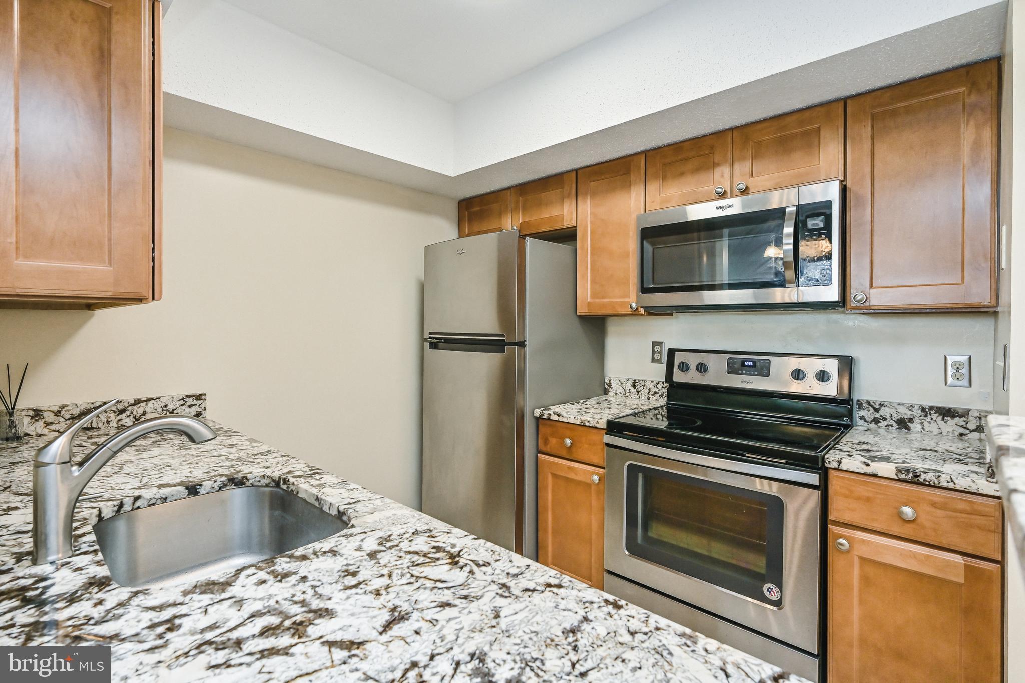 SKYLINE SQUARE CONDO - Residential