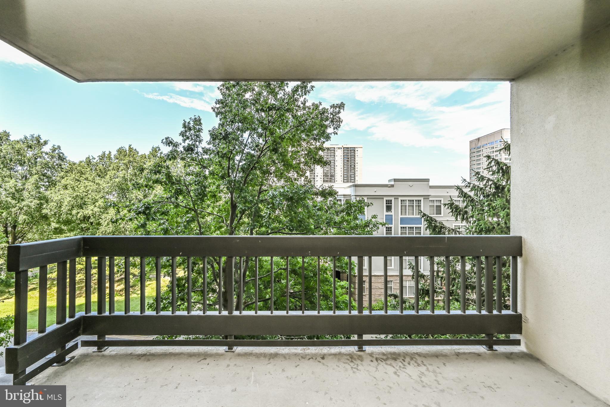 SKYLINE SQUARE CONDO - Residential