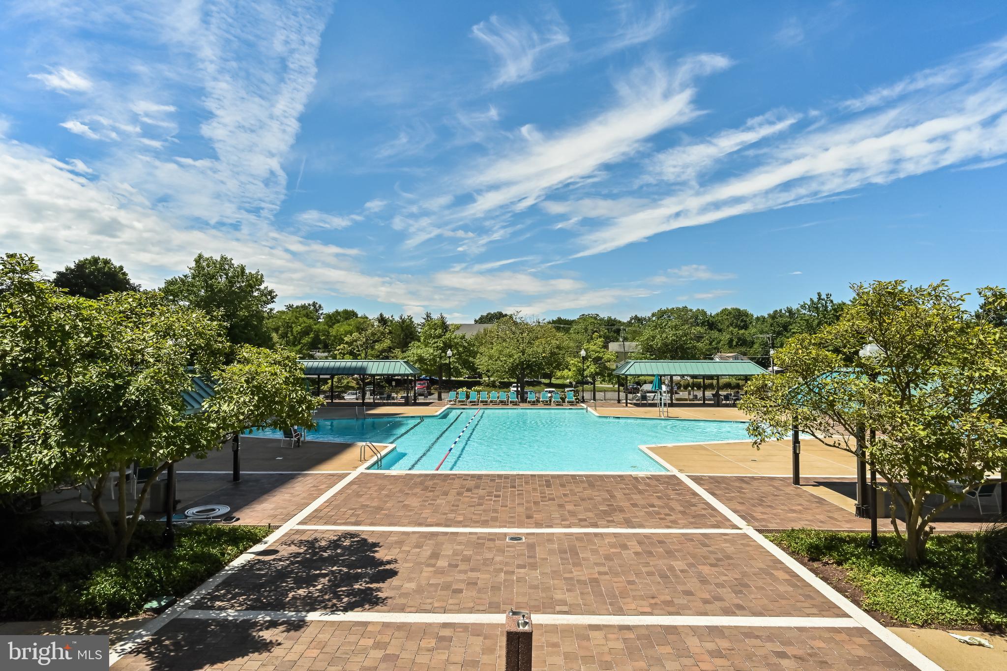 SKYLINE SQUARE CONDO - Residential