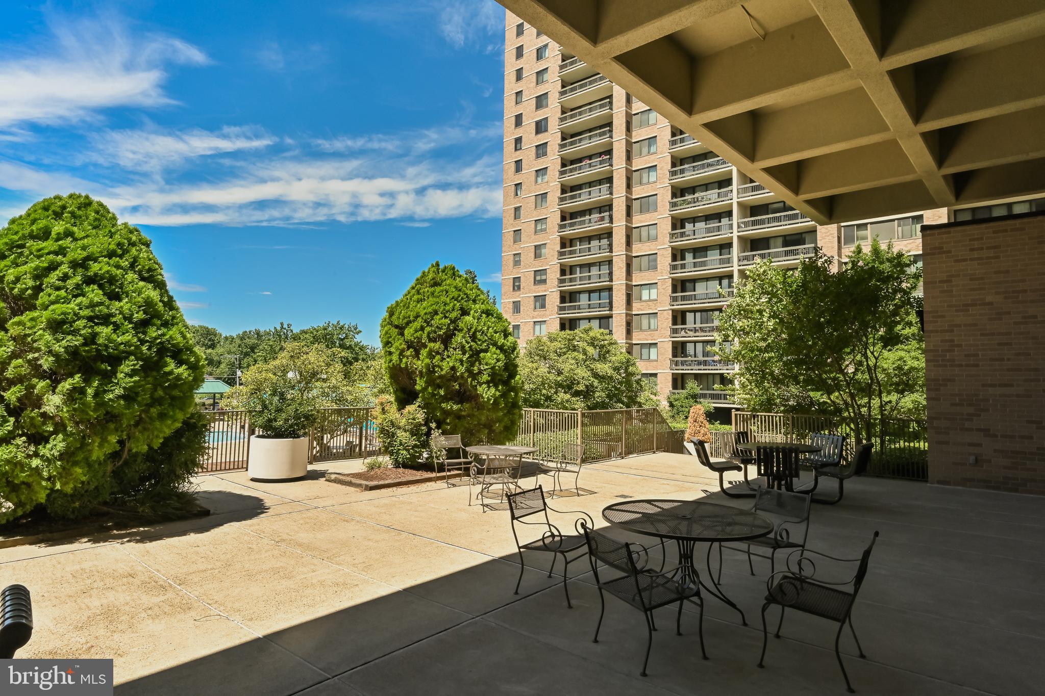 SKYLINE SQUARE CONDO - Residential