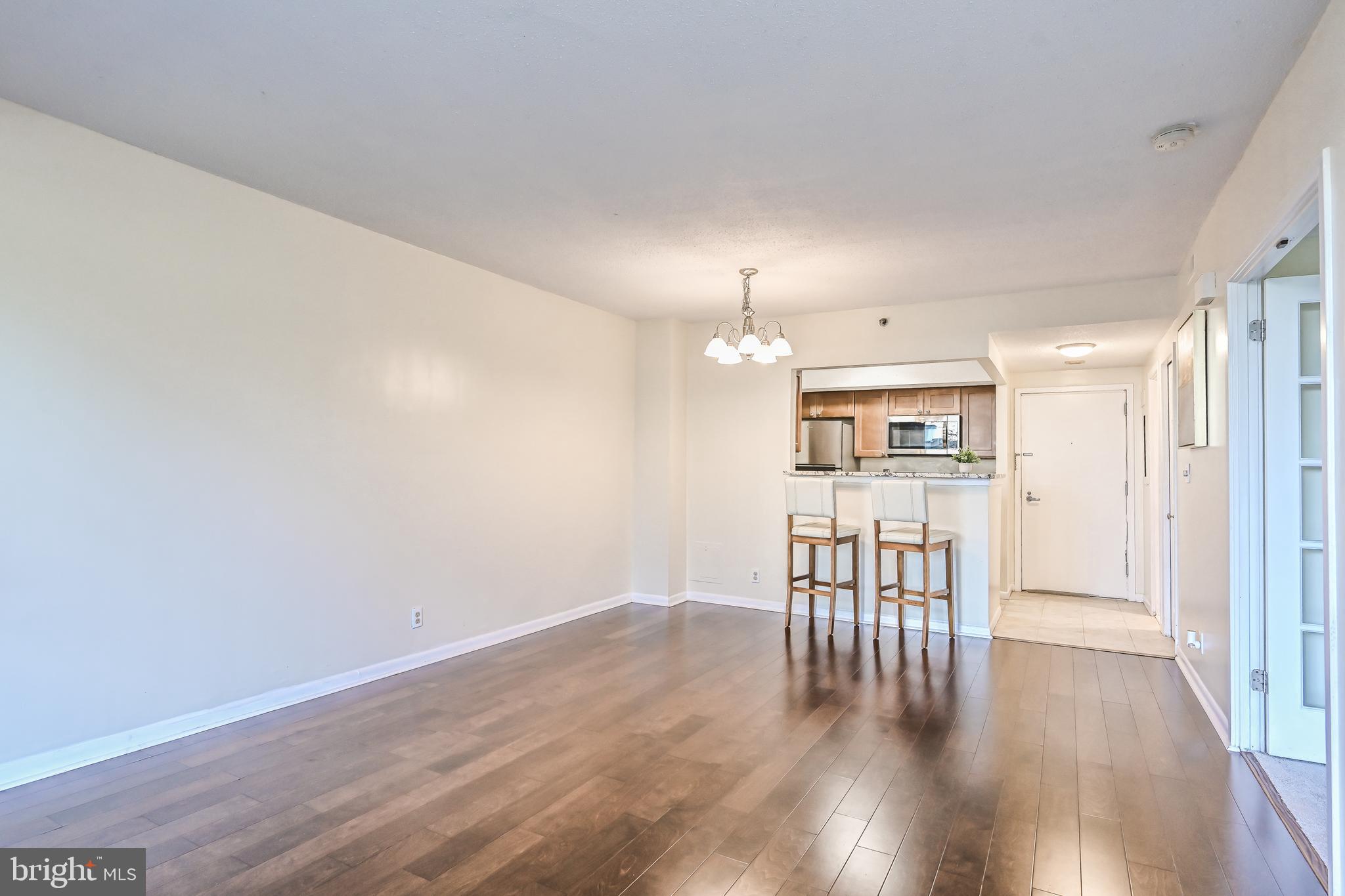 SKYLINE SQUARE CONDO - Residential