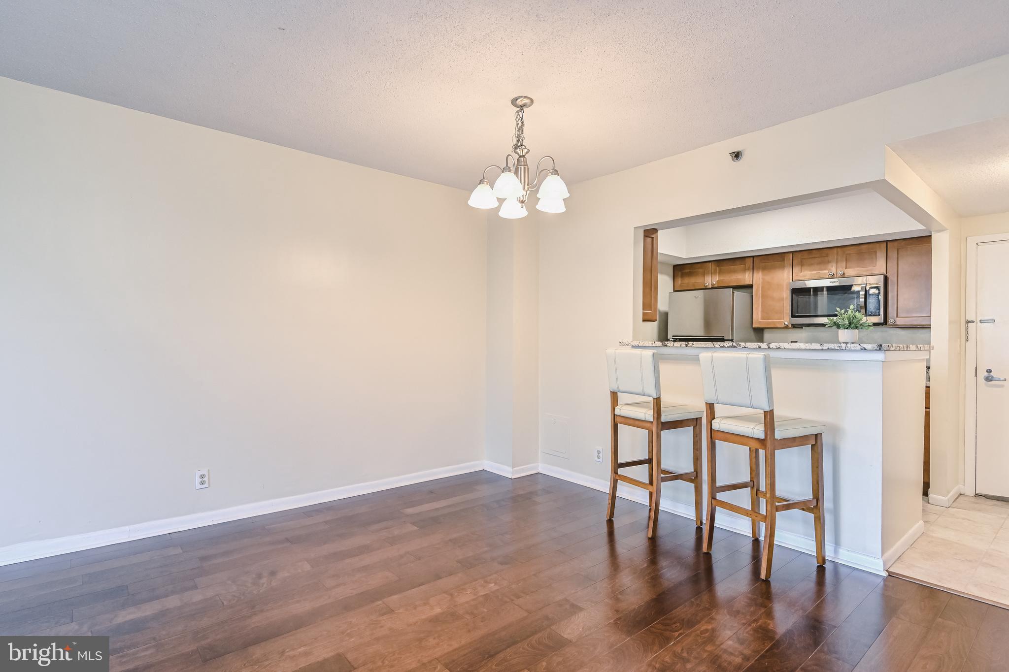 SKYLINE SQUARE CONDO - Residential