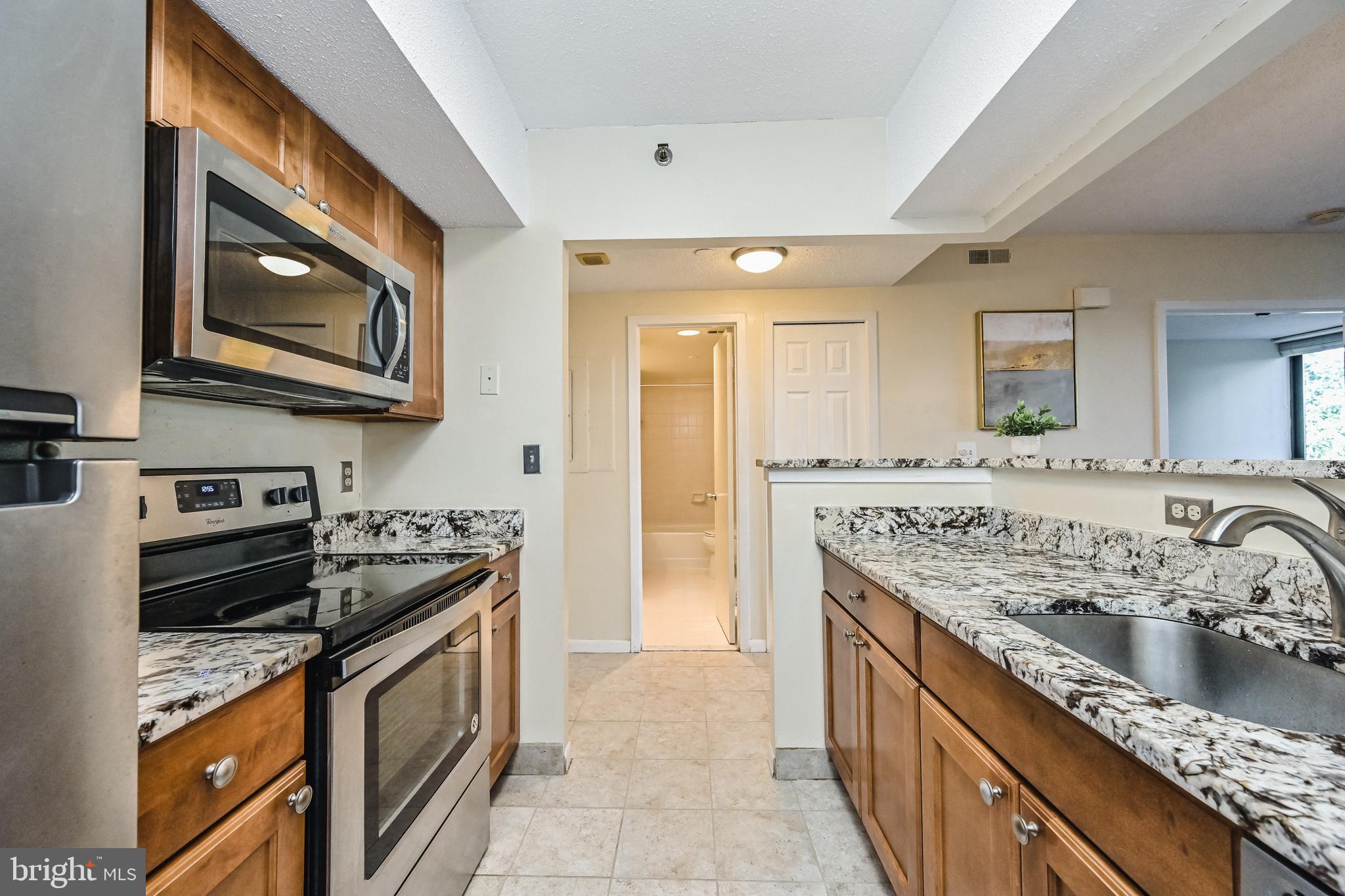 SKYLINE SQUARE CONDO - Residential