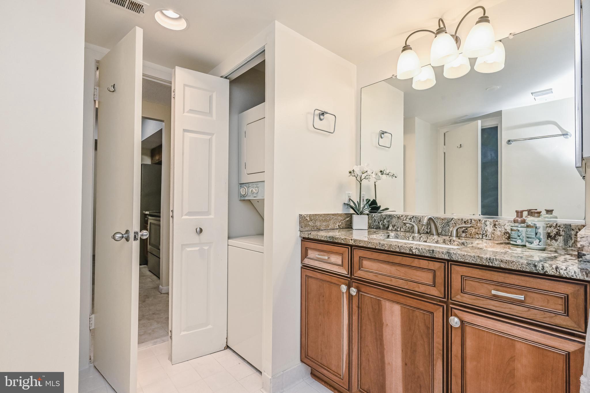 SKYLINE SQUARE CONDO - Residential