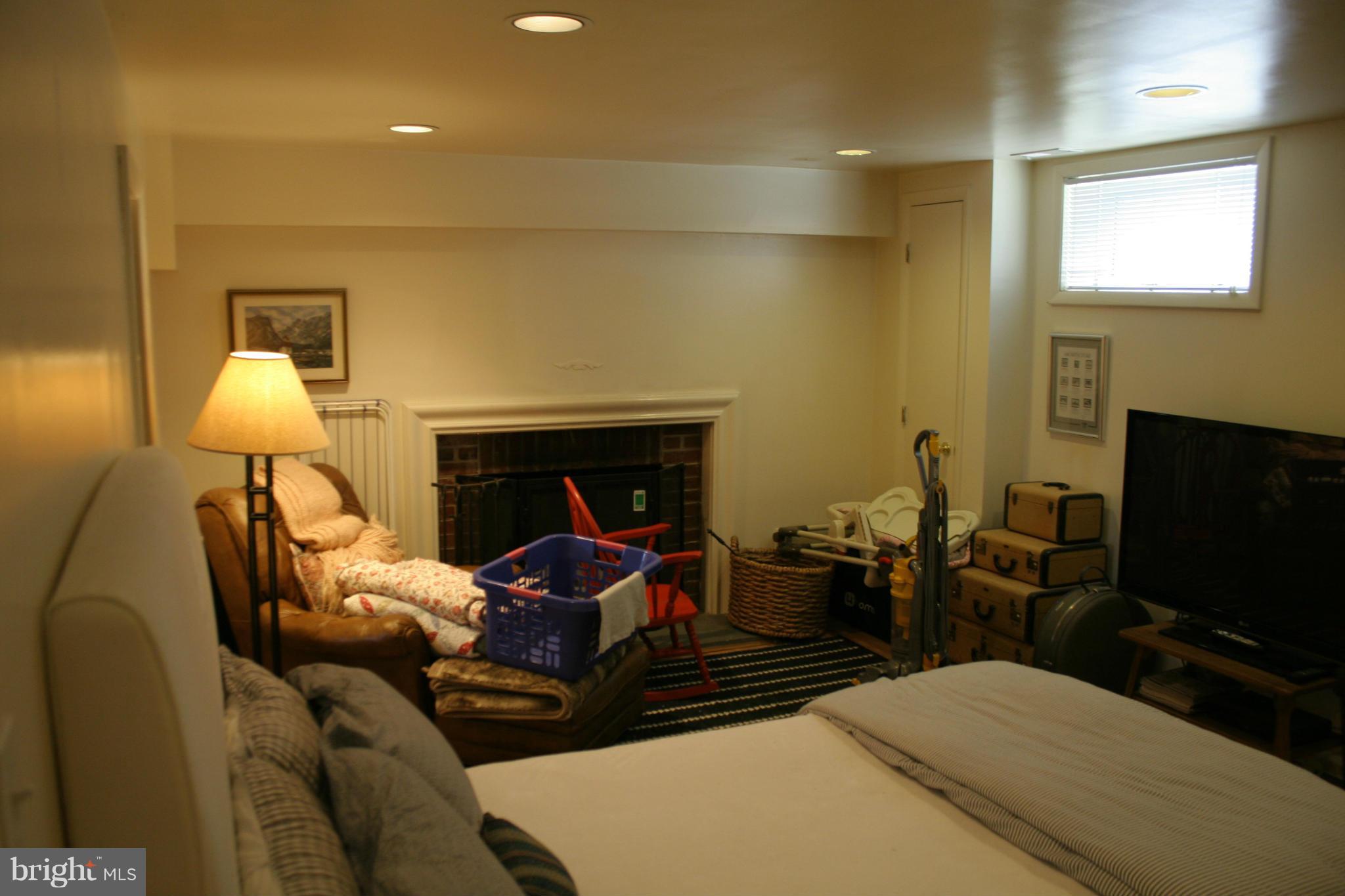 ALTA VISTA - Residential Lease