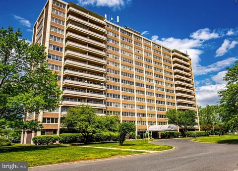 MLS: NJCD2126484