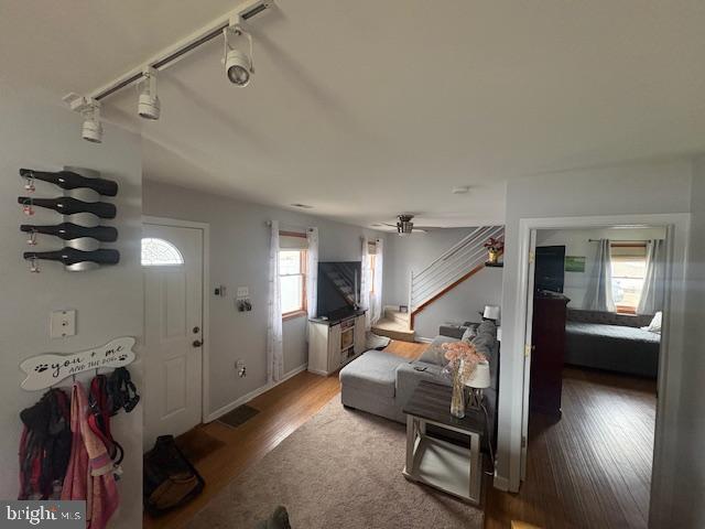 NORRIS HILLS CT - Residential