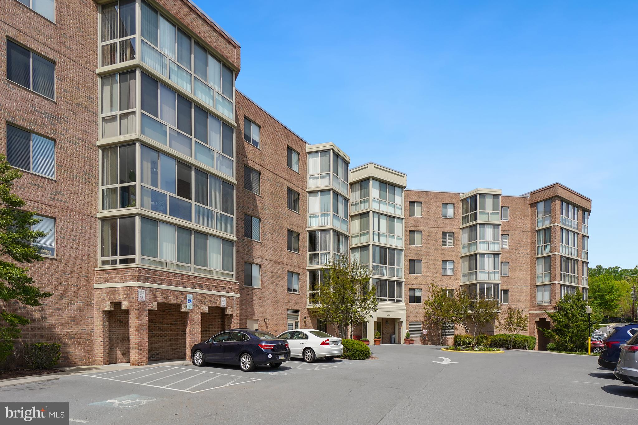 TURNBERRY COURTS AT LEIS - Residential