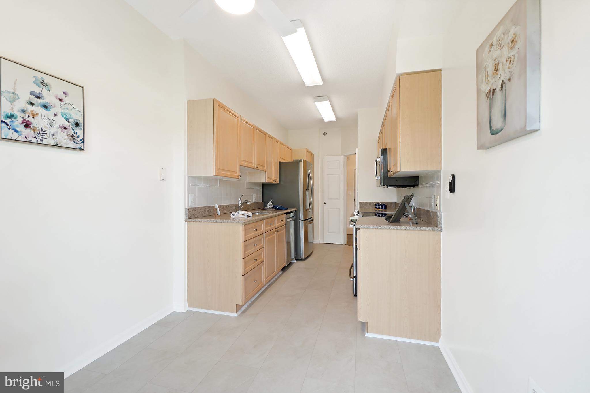 TURNBERRY COURTS AT LEIS - Residential