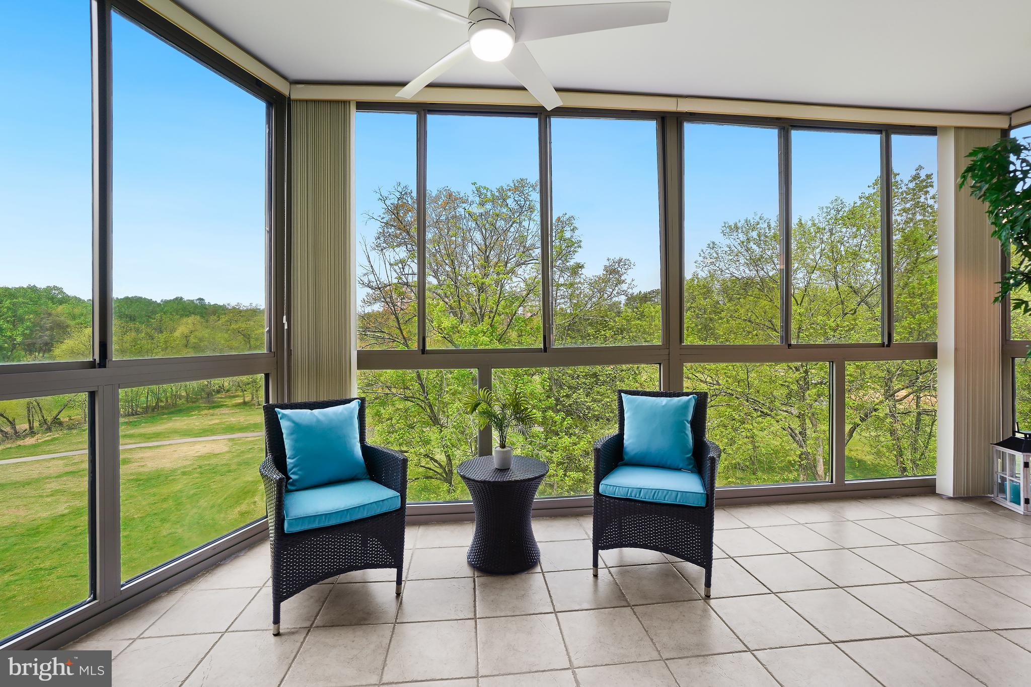 TURNBERRY COURTS AT LEIS - Residential