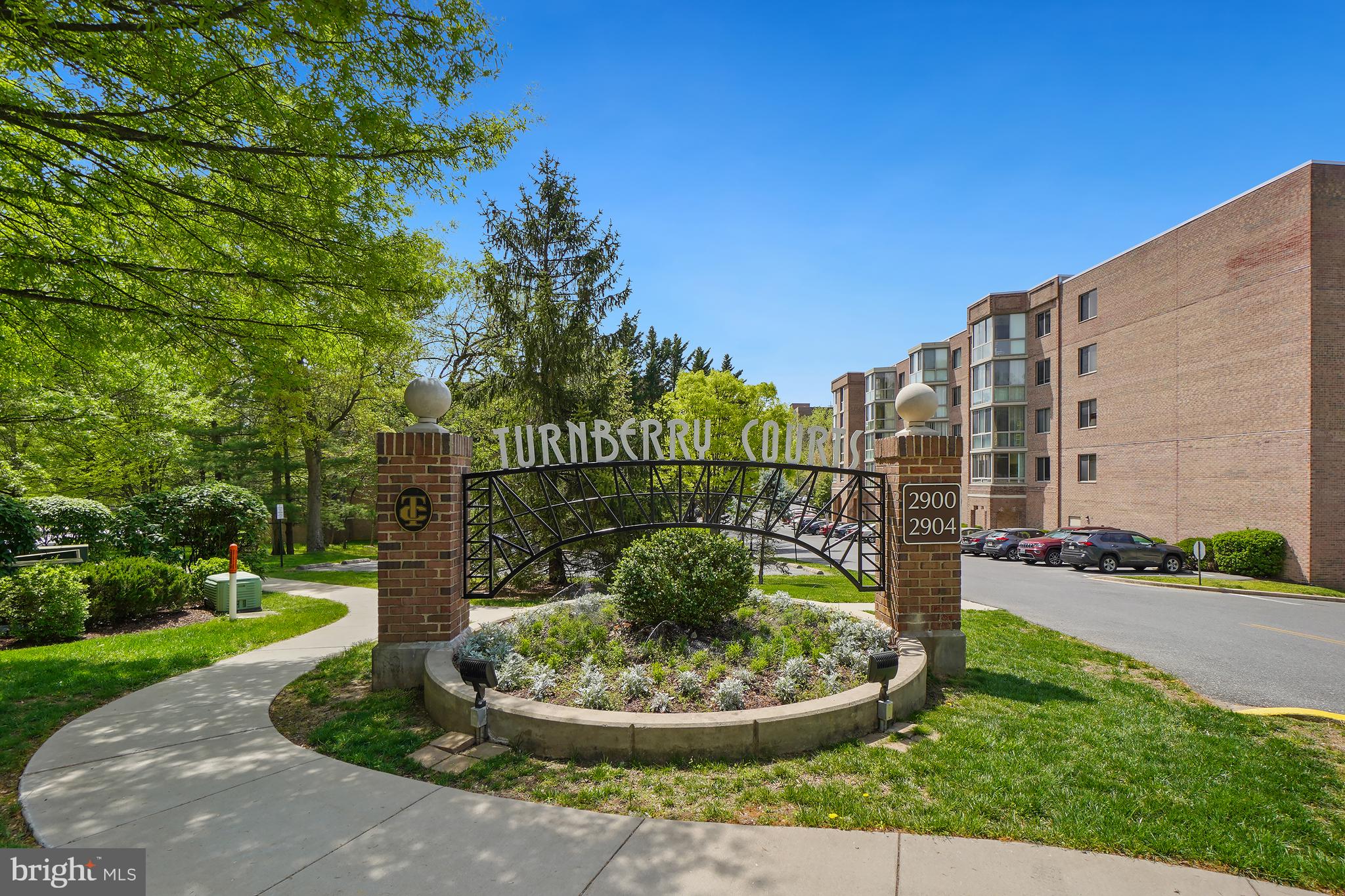 TURNBERRY COURTS AT LEIS - Residential