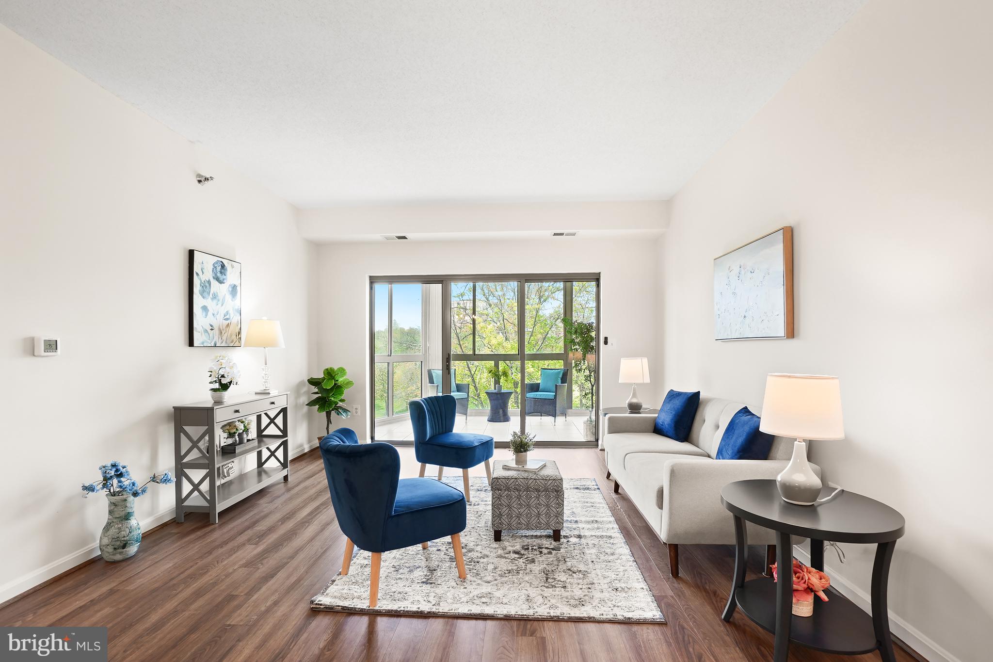 TURNBERRY COURTS AT LEIS - Residential