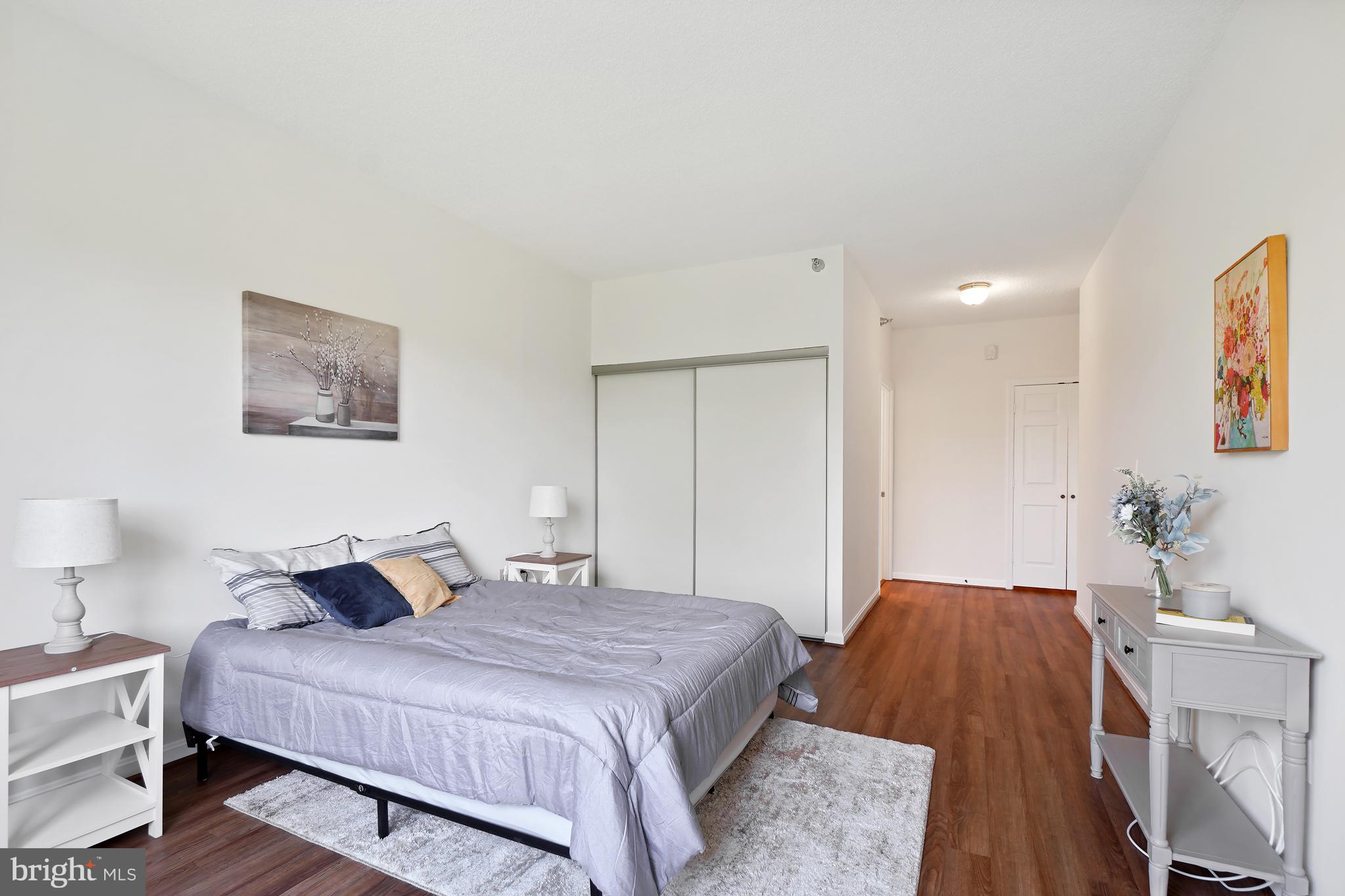 TURNBERRY COURTS AT LEIS - Residential