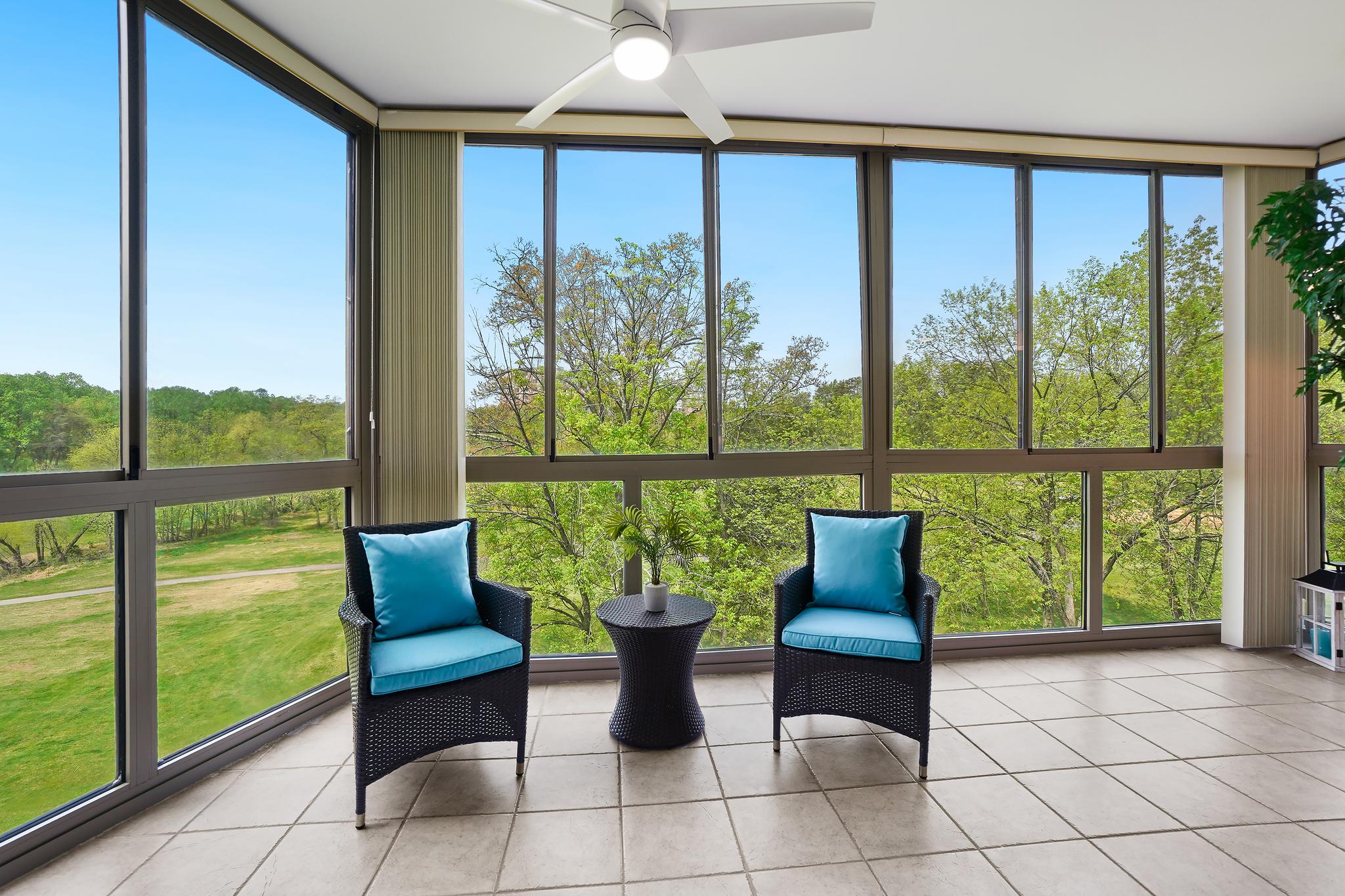 TURNBERRY COURTS AT LEIS - Residential