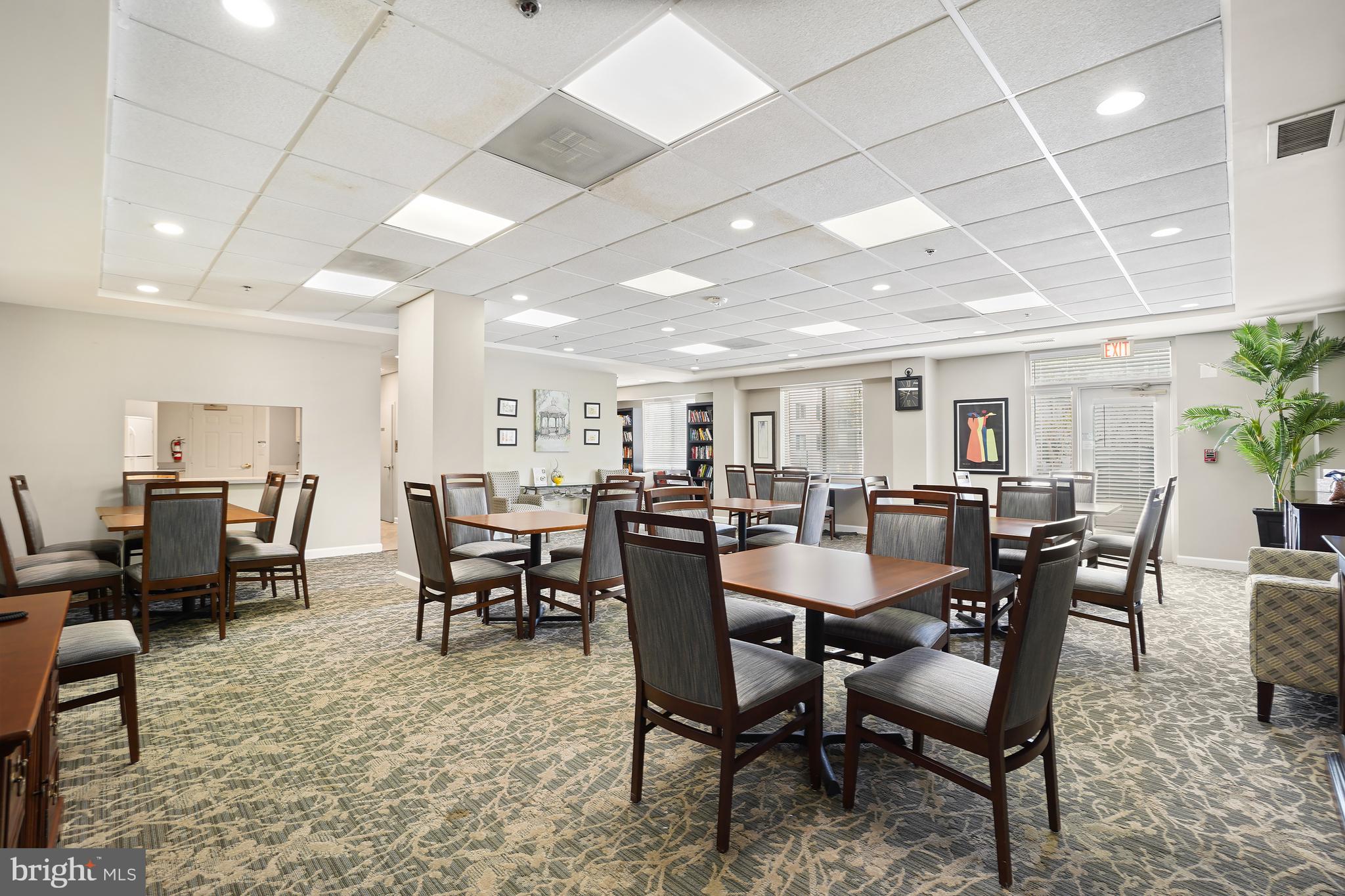 TURNBERRY COURTS AT LEIS - Residential