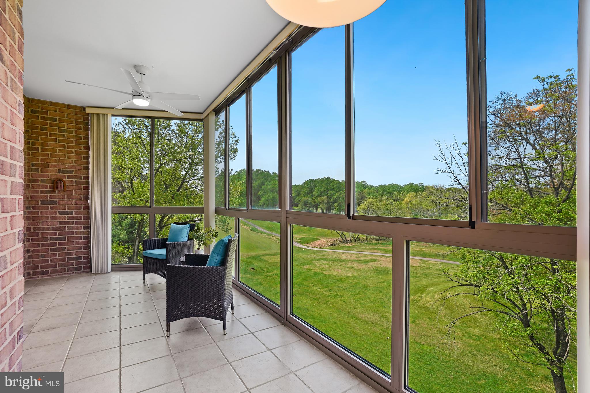 TURNBERRY COURTS AT LEIS - Residential