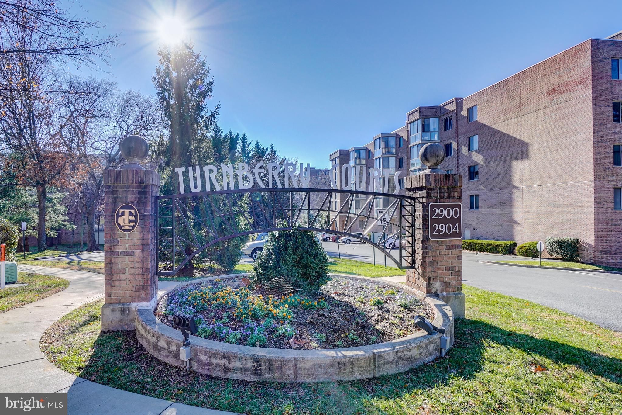 TURNBERRY COURTS AT LEIS - Residential