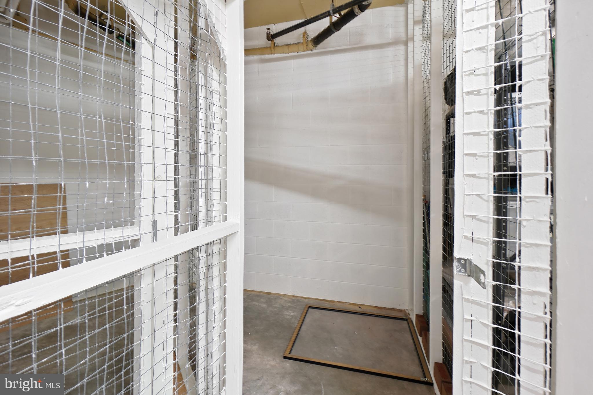 TURNBERRY COURTS AT LEIS - Residential