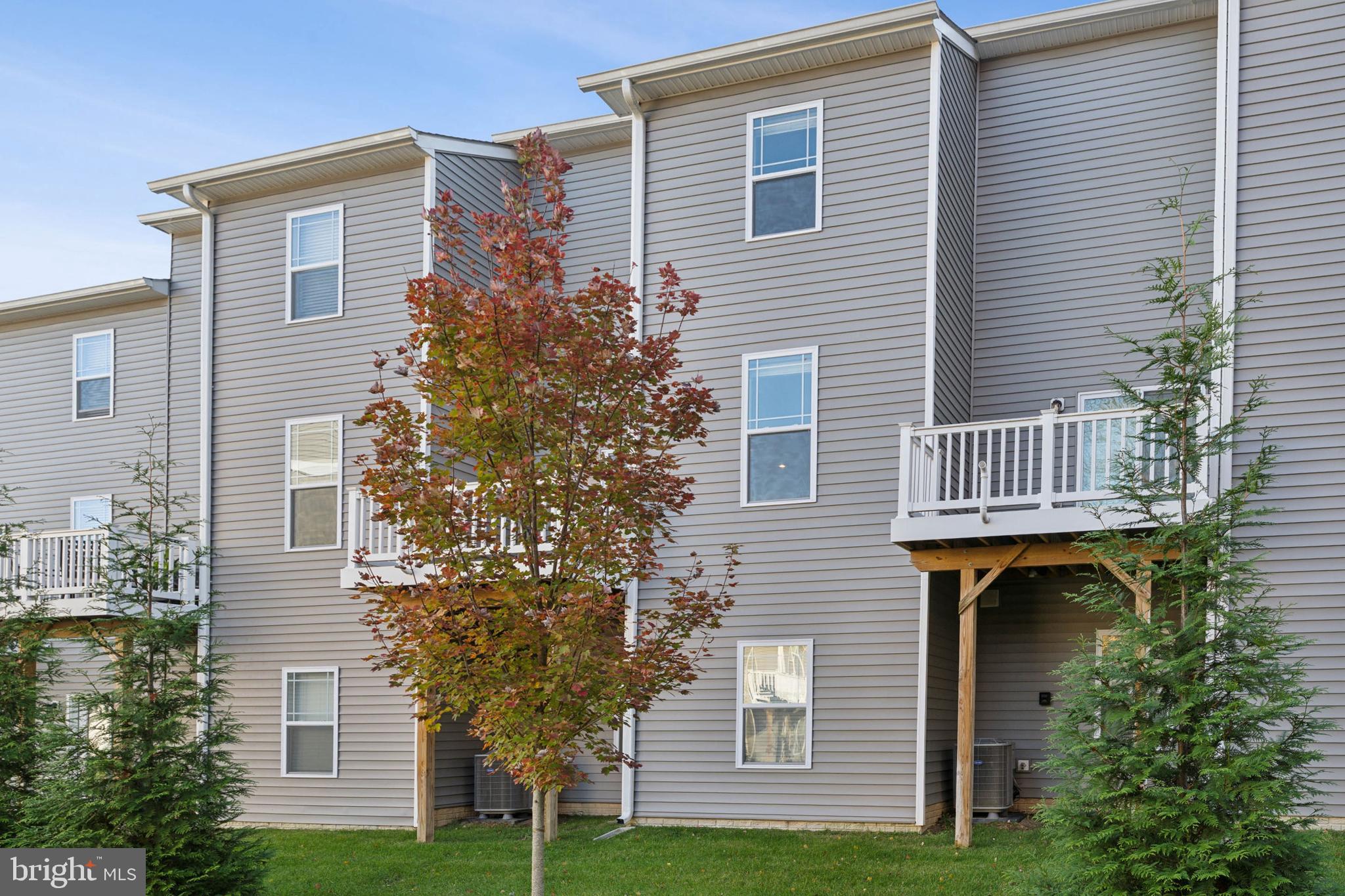 WOLF RUN LANE - Residential